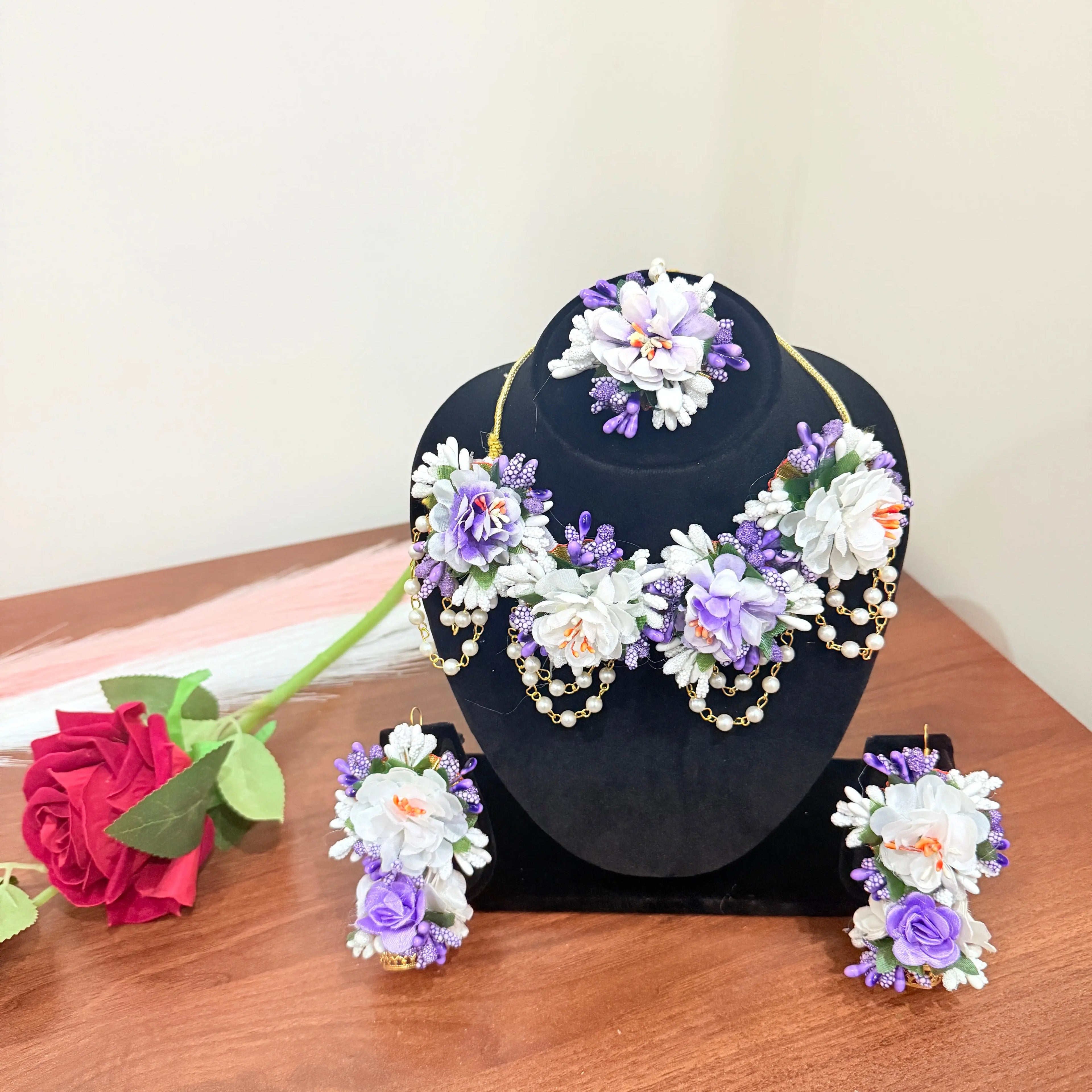 White & Purple Floral Haldi Bridal Jewellery Set 🤍💜 | Handmade Flower Jewellery for Bride 👰✨ Shadispecial.com - All Rights Reserved