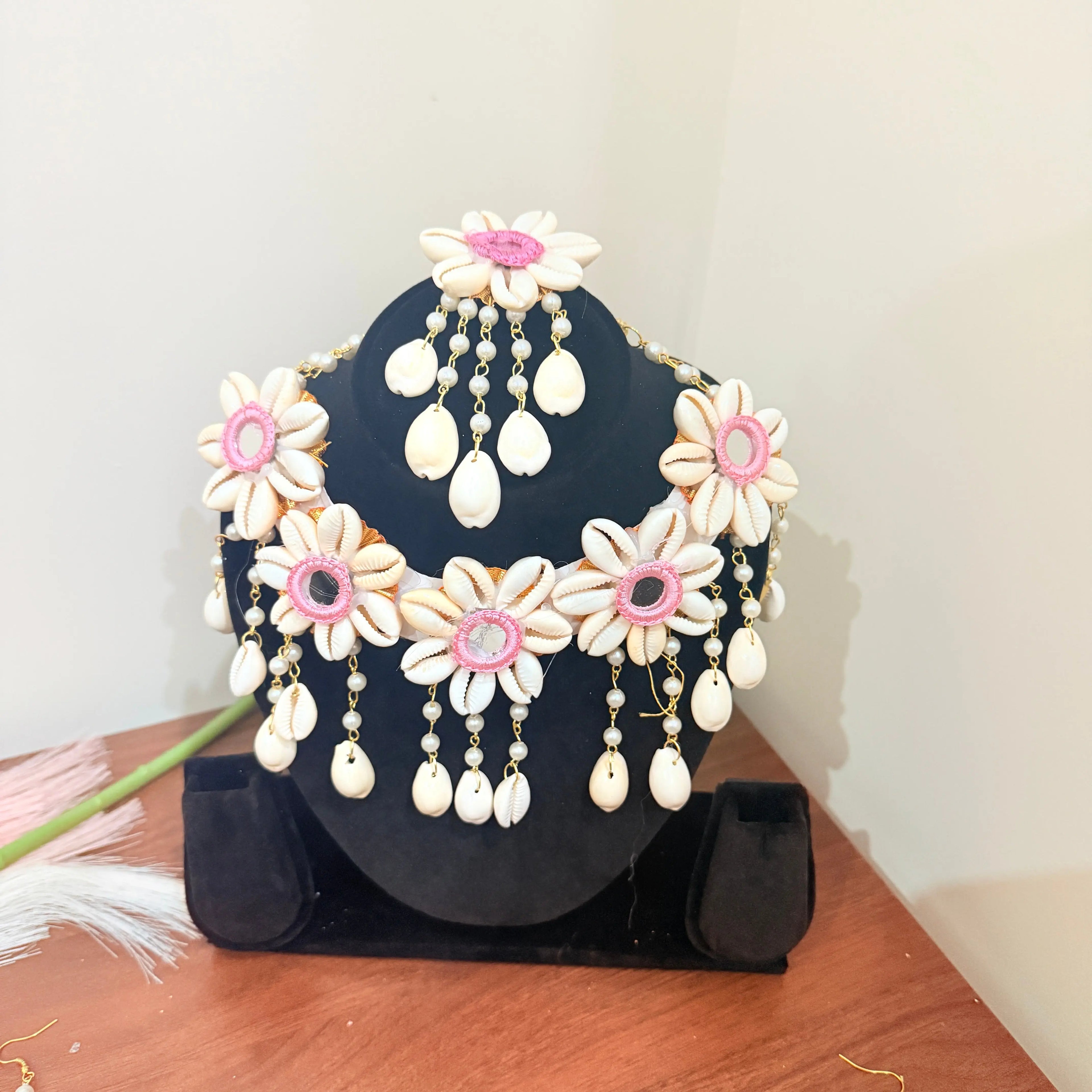 White & Pink Shell Floral Haldi Bridal Jewellery Set 🐚🌸 | Handmade Flower Jewellery for Bride 👰✨ Shadispecial.com - All Rights Reserved