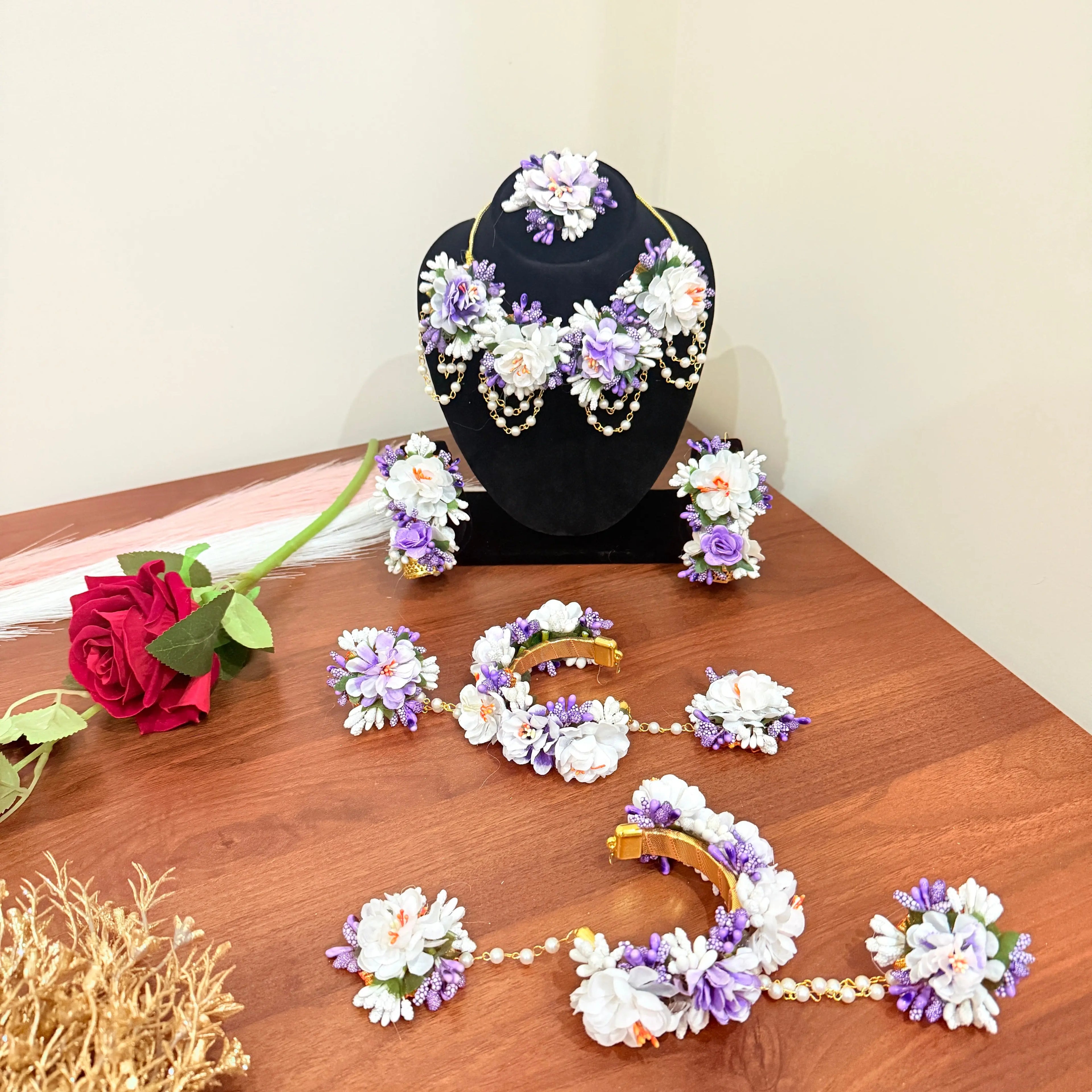 White & Purple Floral Haldi Bridal Jewellery Set 🤍💜 | Handmade Flower Jewellery for Bride 👰✨ Shadispecial.com - All Rights Reserved