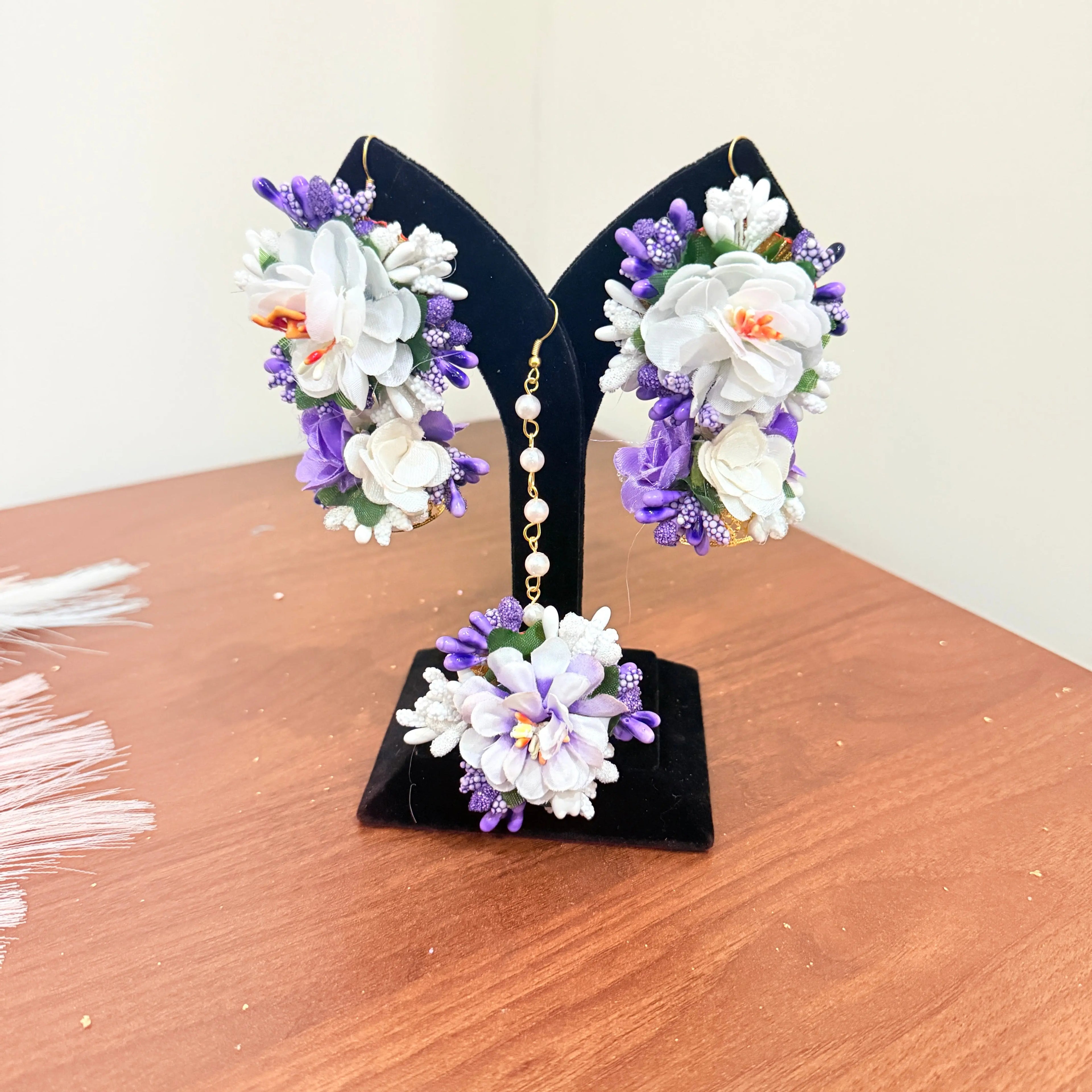 White & Purple Floral Haldi Bridal Jewellery Set 🤍💜 | Handmade Flower Jewellery for Bride 👰✨ Shadispecial.com - All Rights Reserved